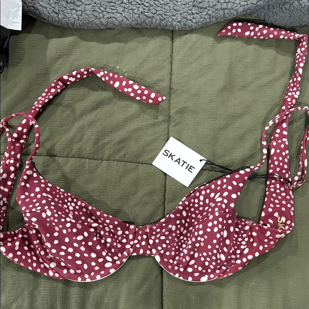 Skatie Women's KATE Bikini Top - Burgundy and White NEW WITH TAGS
